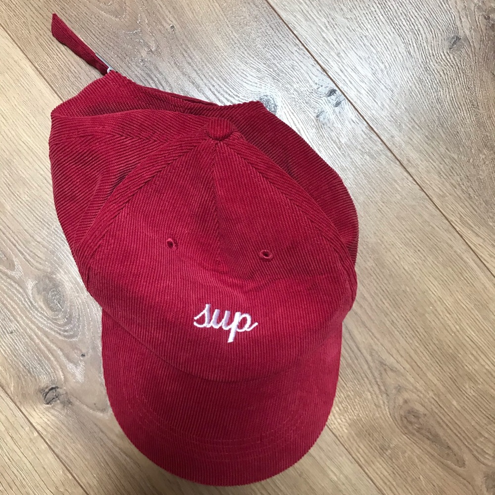 Red Hat😍